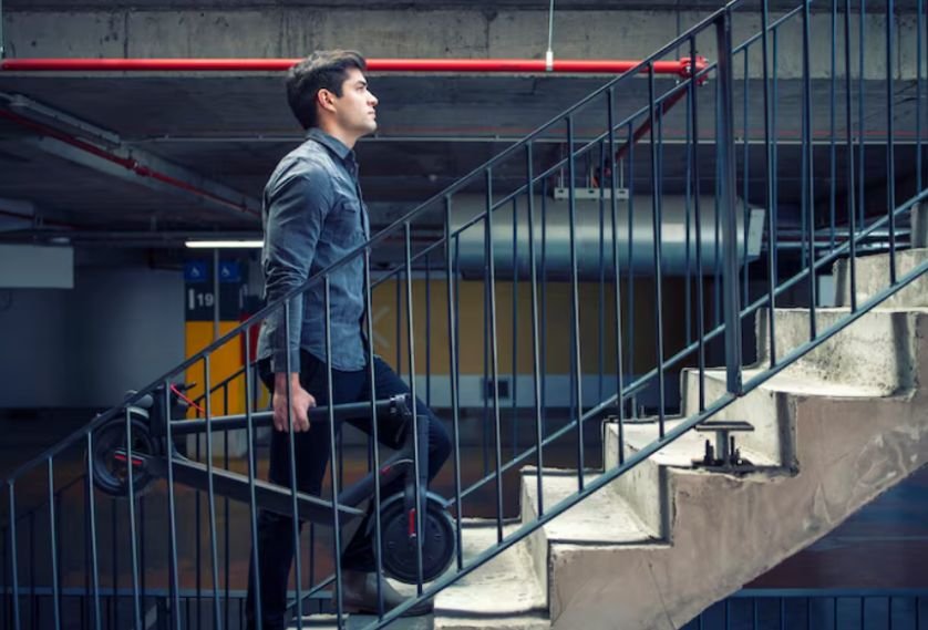 The Difference Between Guardrails and Handrails Explained