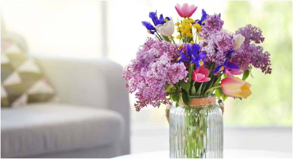 How to Decorate Your Home With Fresh Flowers